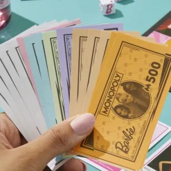 Outlet Monopoly Barbie, Gioco Da Tavolo, Giochi Per Famiglie Per 2-6 Giocatori, Dagli 8 Anni In Su Giochi Di Societa Per Bambini