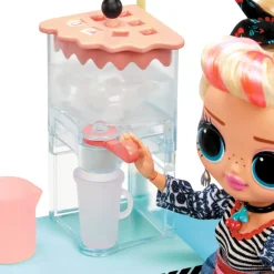 Best Surprise Omg To-Go Diner Playset Con Oltre 45 Sorprese E Bambola Inclusa Fashion Dolls