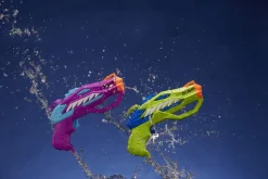 Hot Super Soaker Dinosquad, 2 Raptor-Surge, Include 2 Soaker Con Design A Forma Di Dinosauro Pistole Ad Acqua
